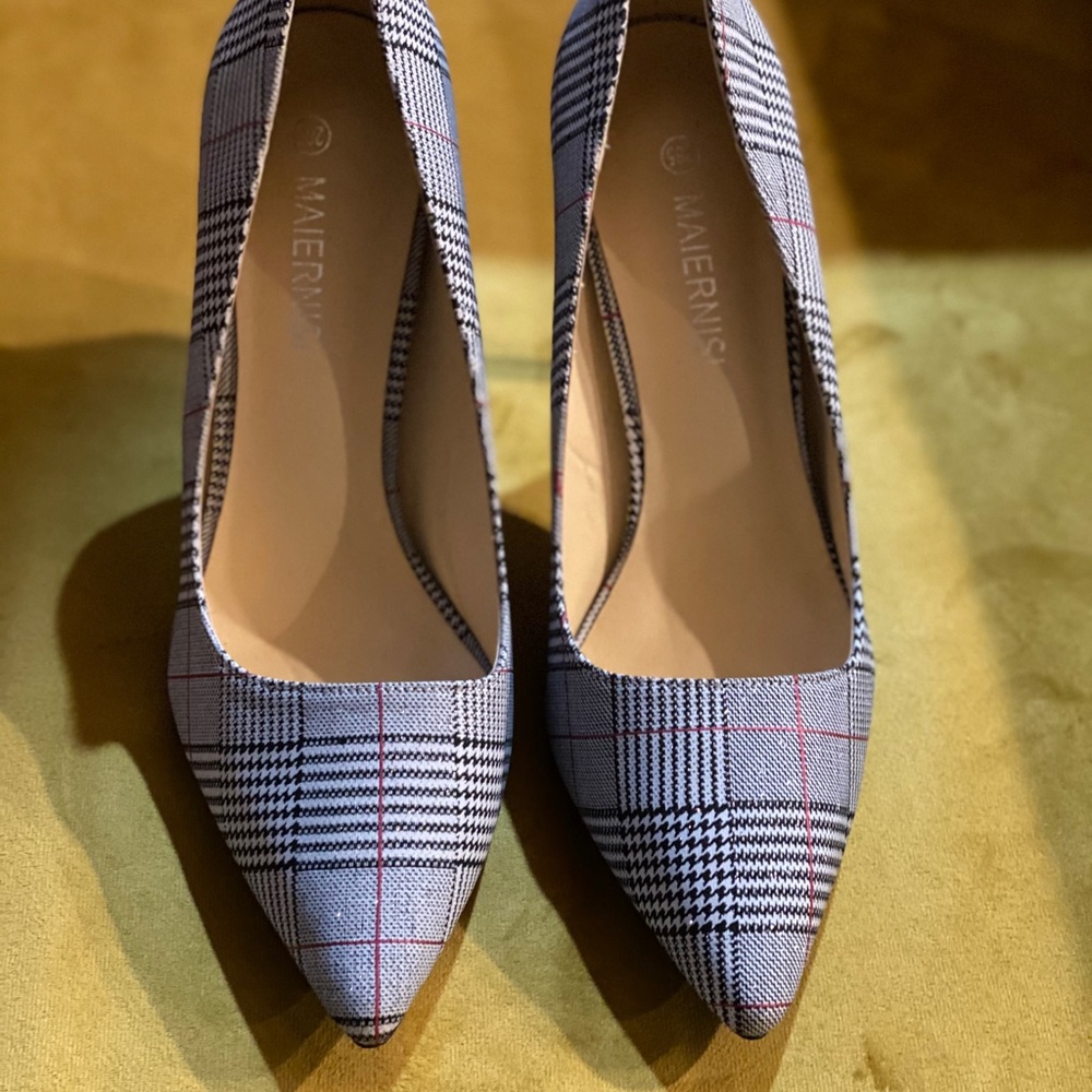 Heels - Picture 4 of 5